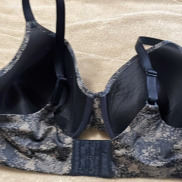 Bras, 38D - Picture 3 of 9